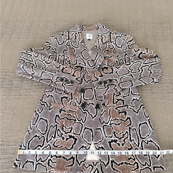 Cabi Womens Python Print Blazer 4 Snake Neutral Double Breasted Chic Fall Layer - Picture 6 of 8